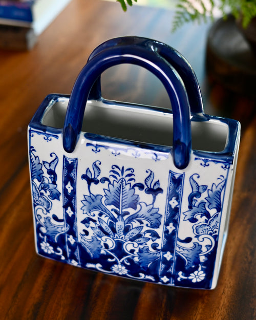 Blue-and-White Porcelain Handbag Vase – Creative Ceramic Tote Flower Vessel