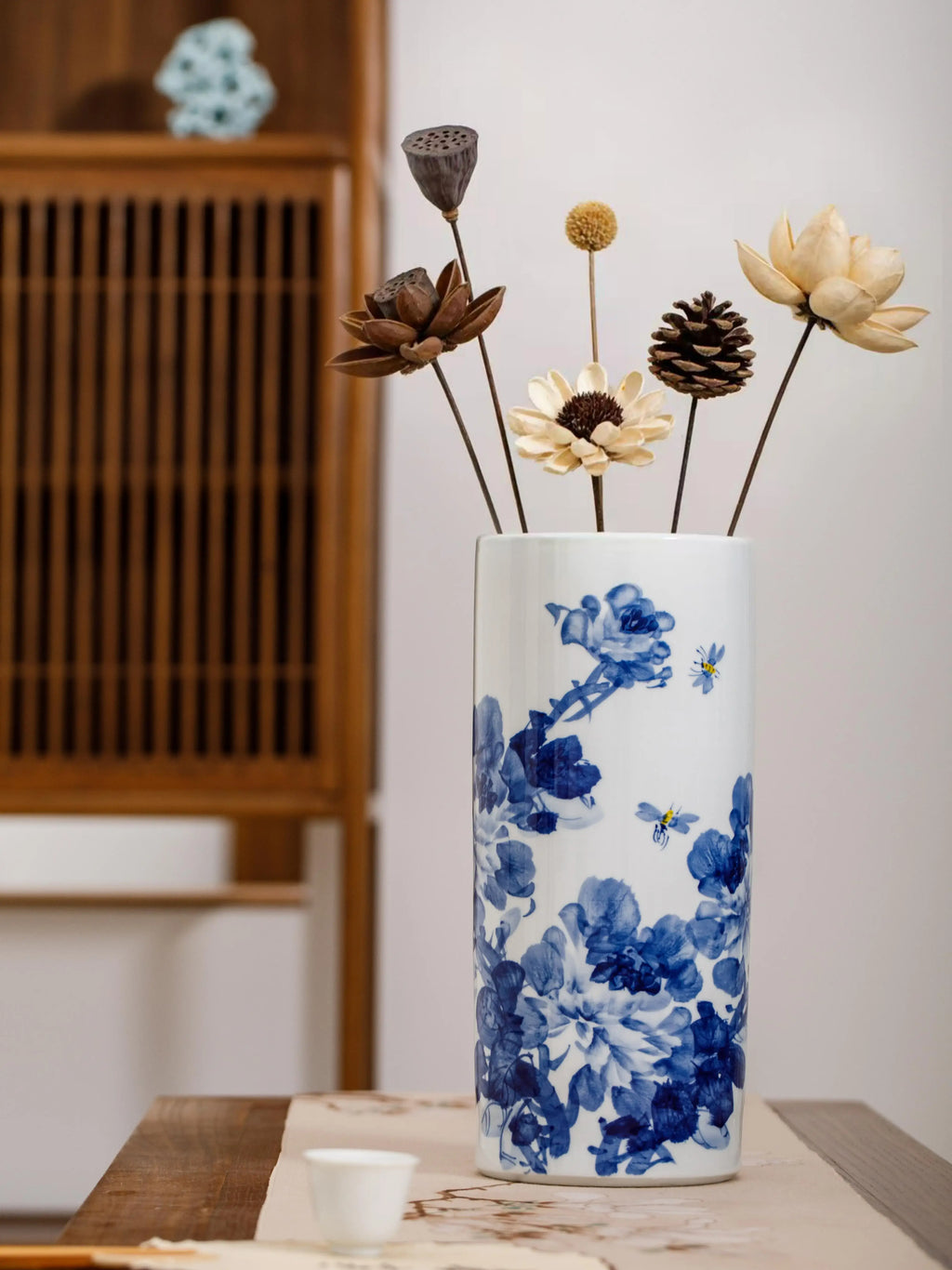 Chinese lotus porcelain vase, elegant home ornament for display cabinet and shelf styling